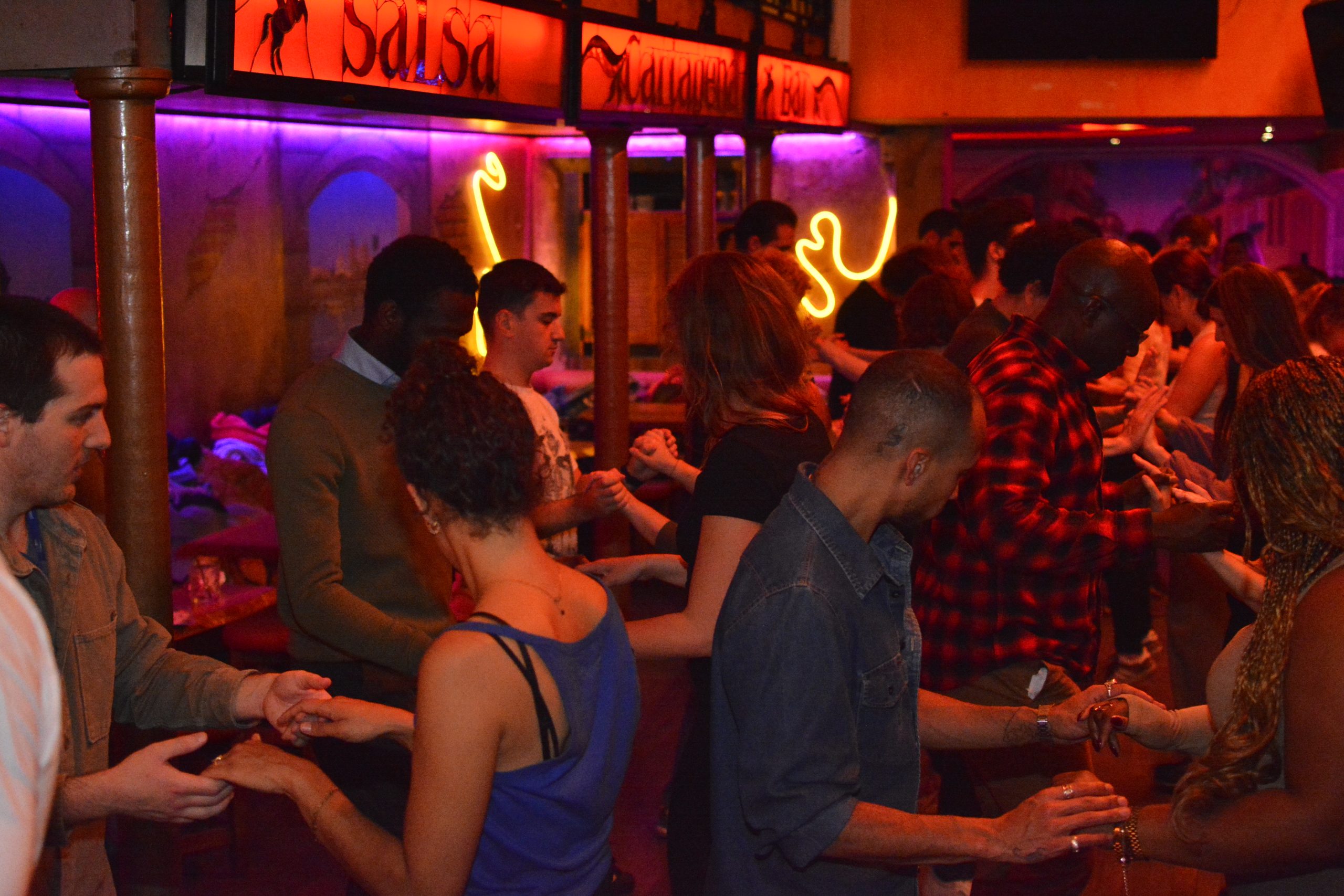 Salle du Cartagena Salsa Bar au centre de Bruxelles